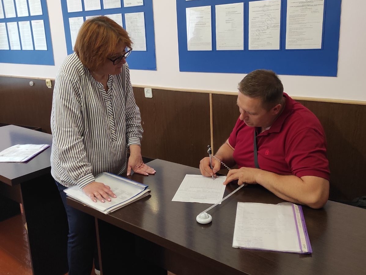 Красилівські податківці роз’яснюють платникам основні аспекти податкового законодавства
