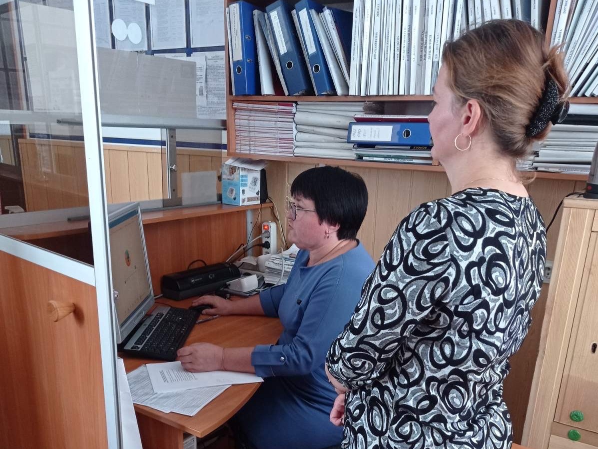 В Із’яславі податківцями надається фахова практична допомога платникам податків