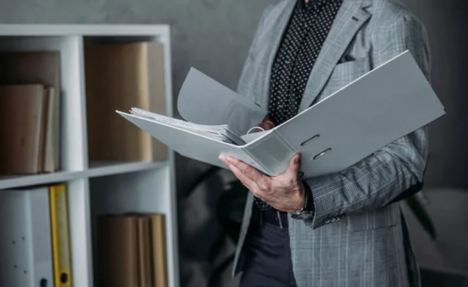 Про особливості внесення до паспорта у формі картки відмітку про наявність права здійснювати будь-які платежі за номером паспорта?