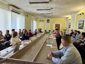 Співпраця освіти і науки, бізнесу та влади: тема «круглого» столу в Університеті економіки і підприємництва