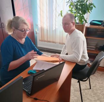Нетішинські податківці консультують жителів краю з актуальних податкових питань